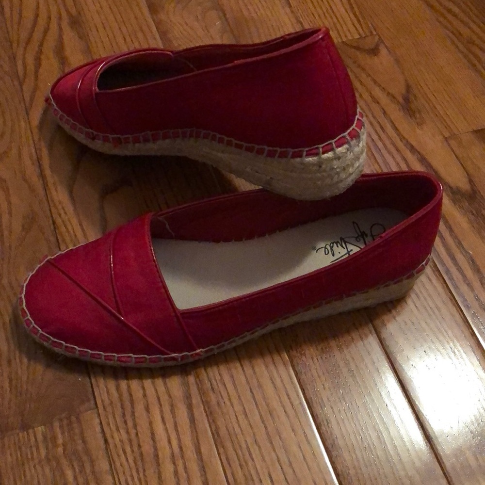 Beautiful red LifeStride shoes size 6.5m
